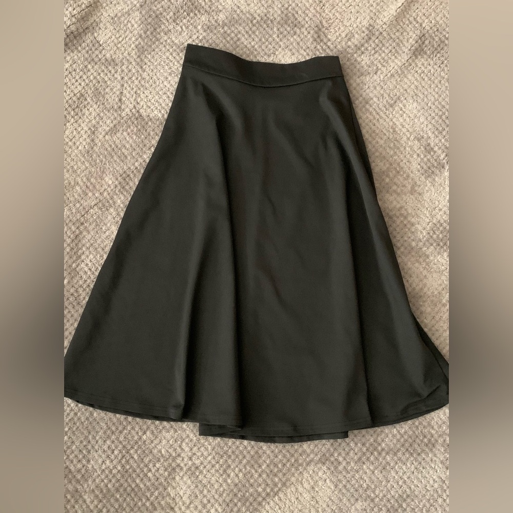 NWOT BLACK MAXI SKIRT. SMALL